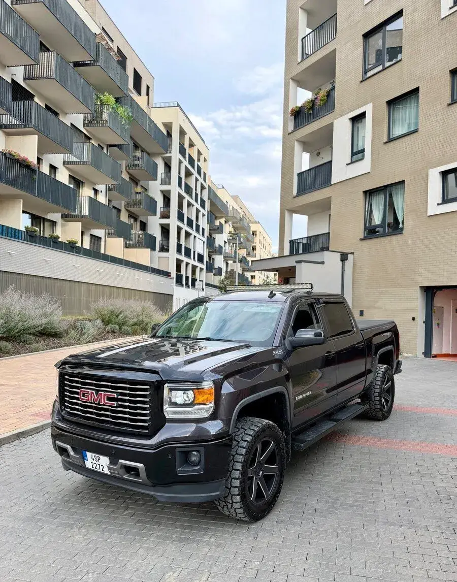 GMC SIERRA Z71 5.3 V8 | 360 PS | 4x4 | 6 MÍST | 138 000 KM