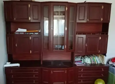 Daruji obývací stěnu