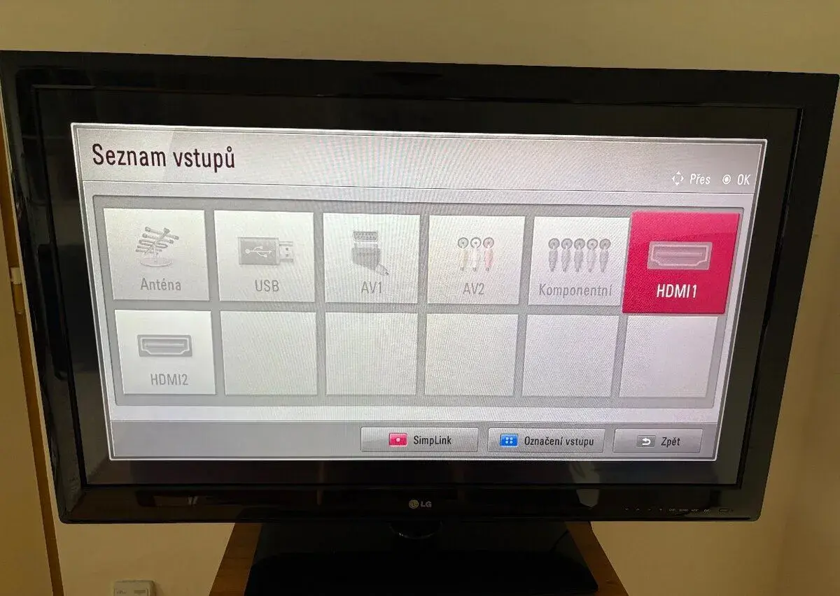 Televize LG, úhlopříčka 107 cm