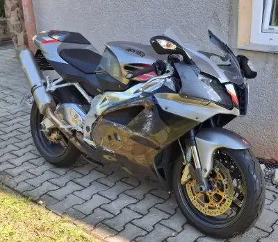 Aprilia Rsv 1000 r