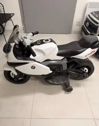 Dětská elektrická motorka BMW K1300
