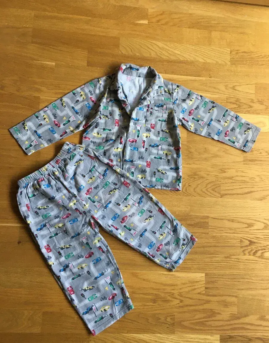 Šedé pyžamo flanel autíčka 3-4y Matalan