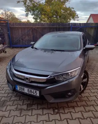 Honda Civic – 2018, 201 000 km