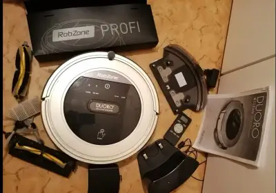 ROBOTICKÝ VYSAVAČ