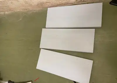 Vnitřní parapety bílé nové 60x24cm,3 kusy