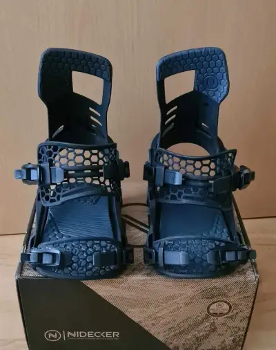Snowboard vázání