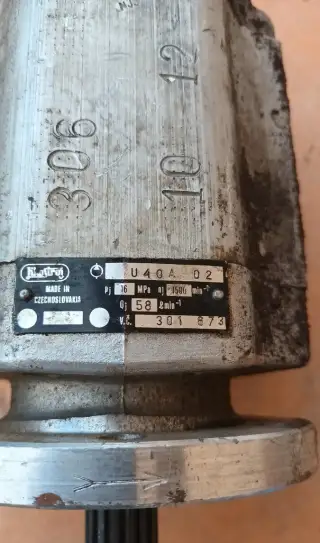 Hydraulické čerpadlu U40A nepoužité?