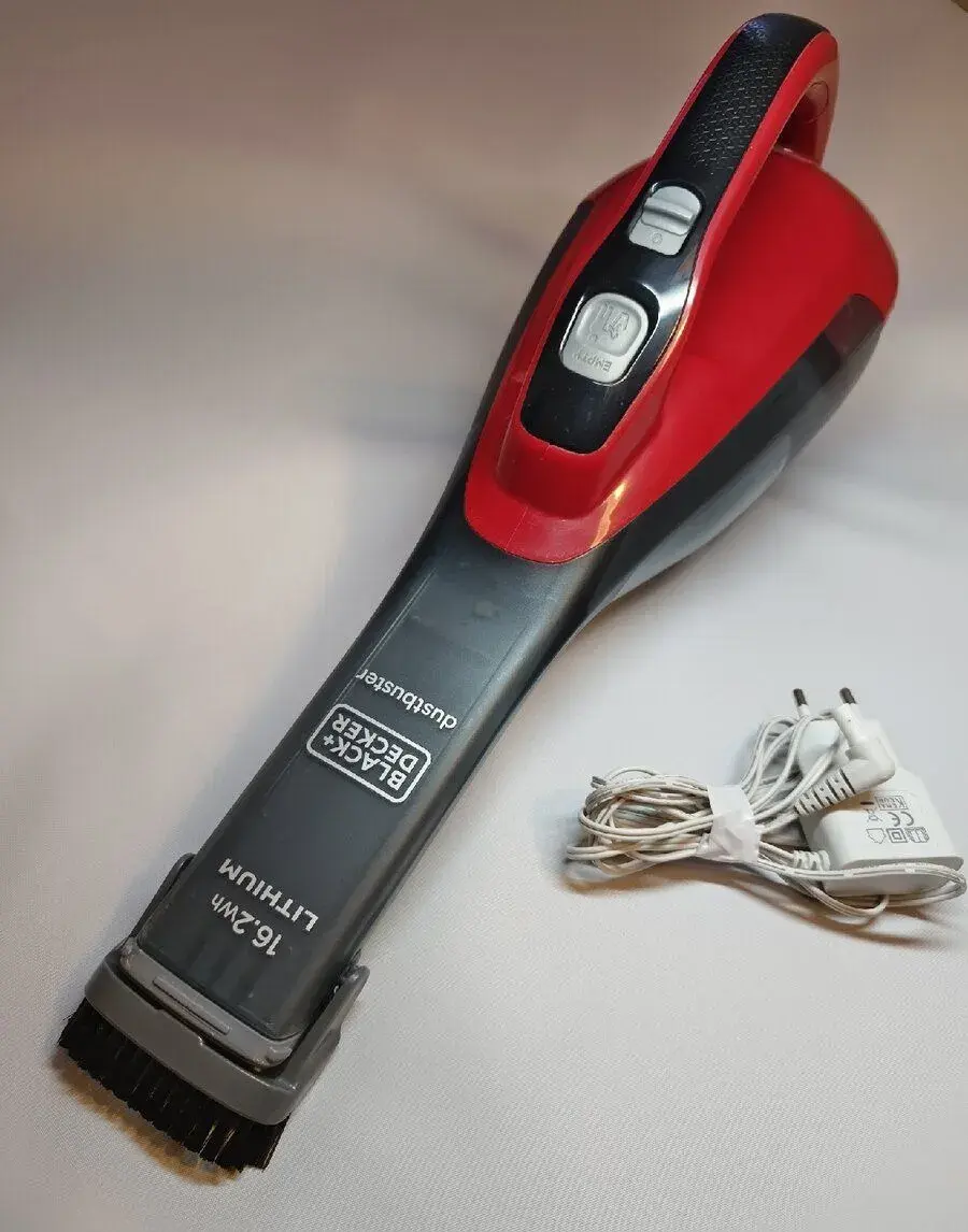 Ruční aku vysavač BLACK+DECKER Dustbuster