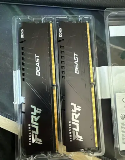 2x16 GB RAM