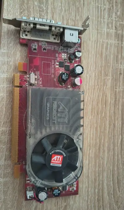 ATI Radeon HD 2400 XT 256 MB