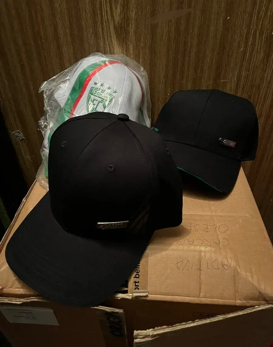 Nové čepice kšiltovky Castrol atd
