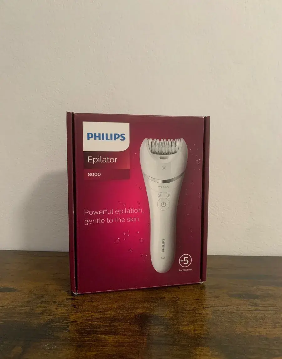 Bezdrátový epilátor Philips Series 8000 BRE710/00