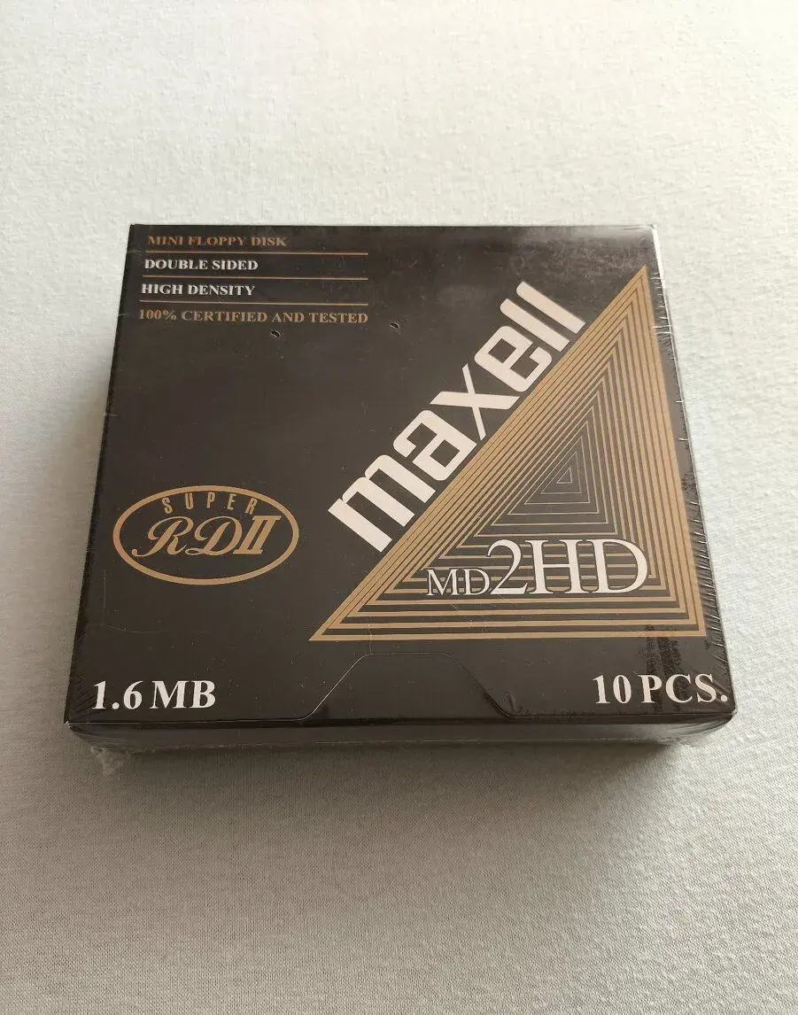 Nové nerozbalené 5.25" diskety Maxell MD2HD