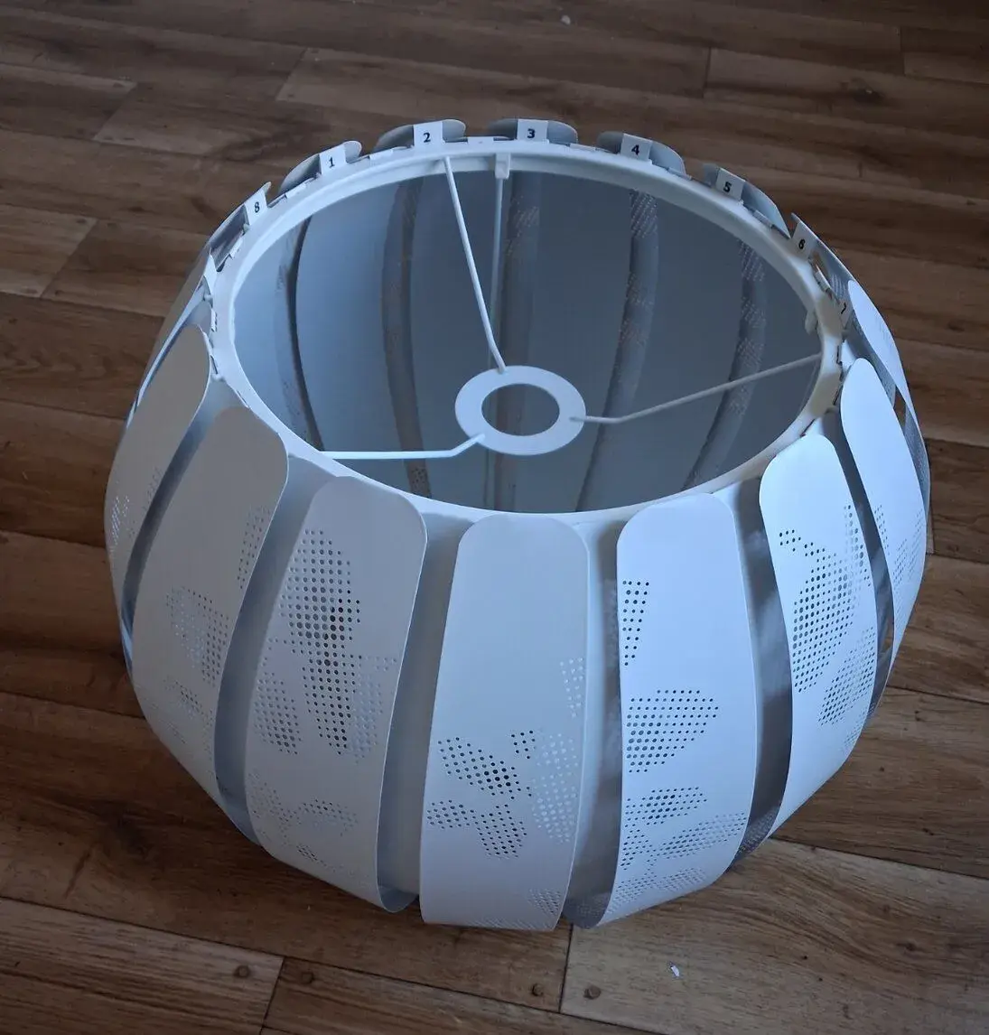 Lustr / stínidlo IKEA Överud (bílý)