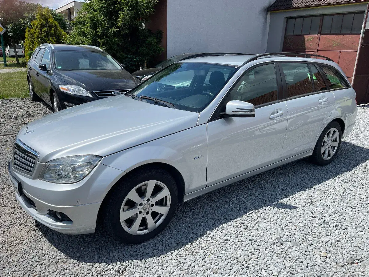 Mercedes-Benz C – 2011, 212 000 km