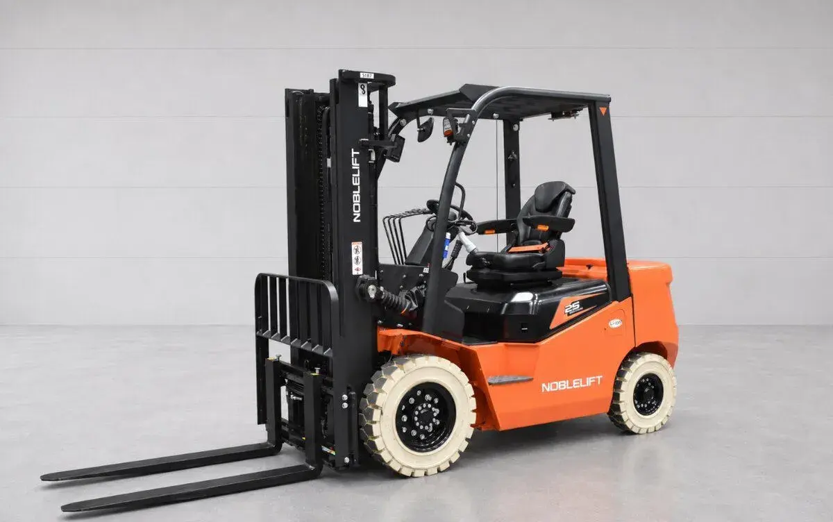 NOVÝ- NOBLELIFT vysokozdižný vozík CPD25A / 3300mm