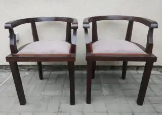 Prvorepublikové křesílka po renovaci.