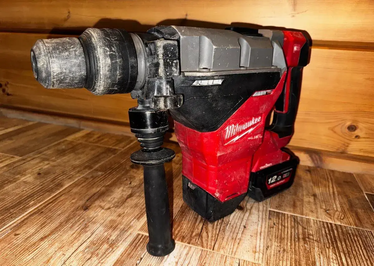 Milwaukee M18 FHM – SDS-max s baterií 12Ah