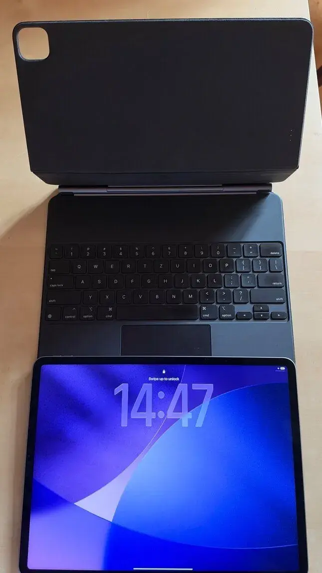 iPad Pro 12.9” (6. generace) - M2, 256 GB