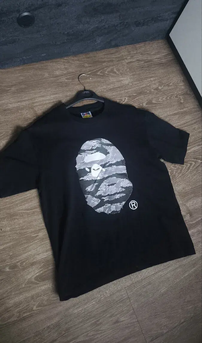 Tricko a bathing ape (bape)