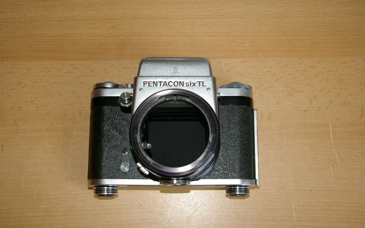 Pentacon six