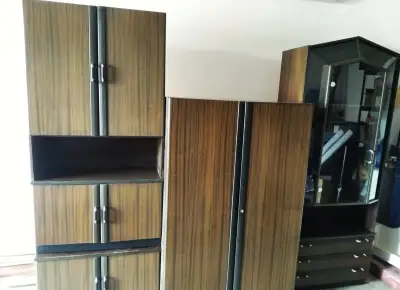 Obývací stěna + další skříňky, poličky atd.