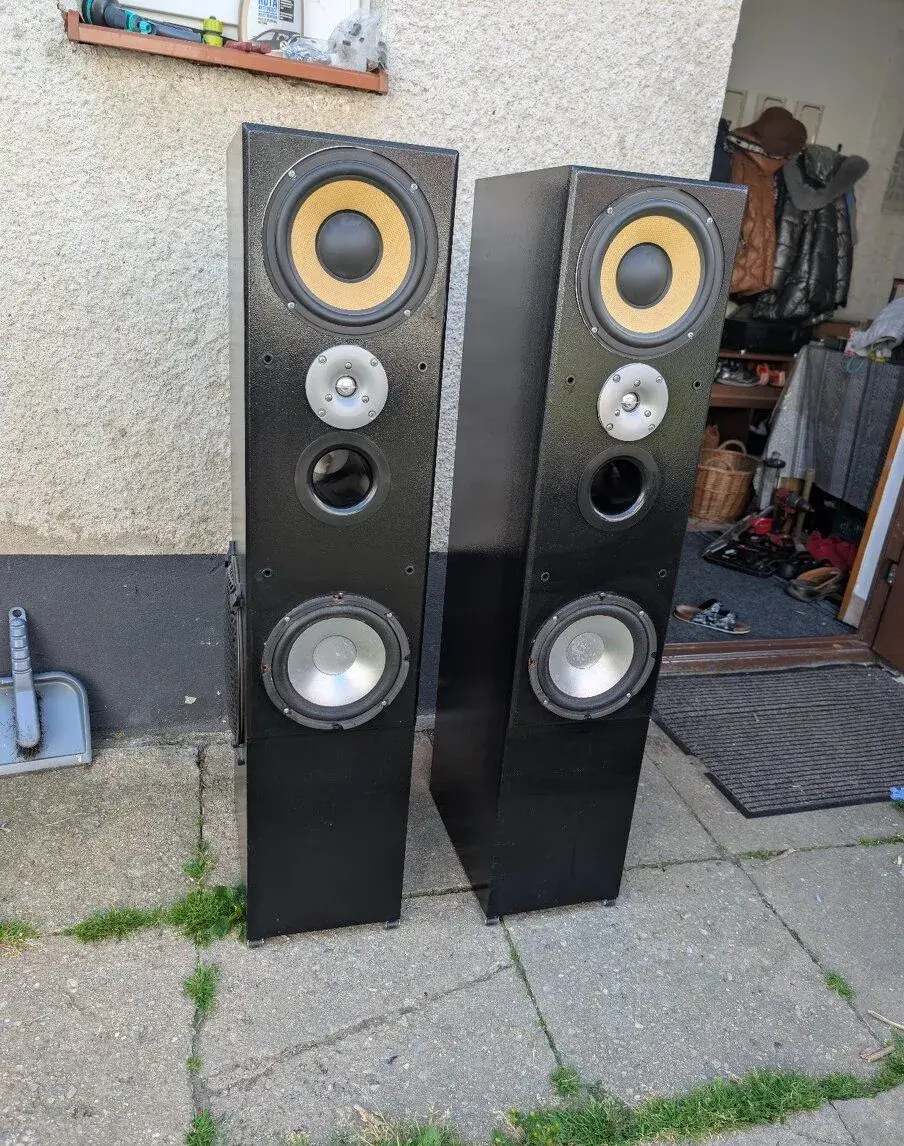 Pěkné Hi-fi reproduktory možná výměna