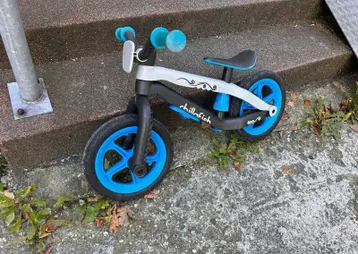 Dětské odrážedlo Chillafish BMXie 12" – modré