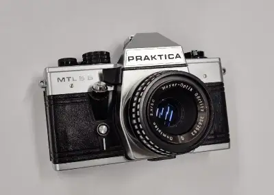 Kinofilmová zrcadlovka Praktica MTL 5 B