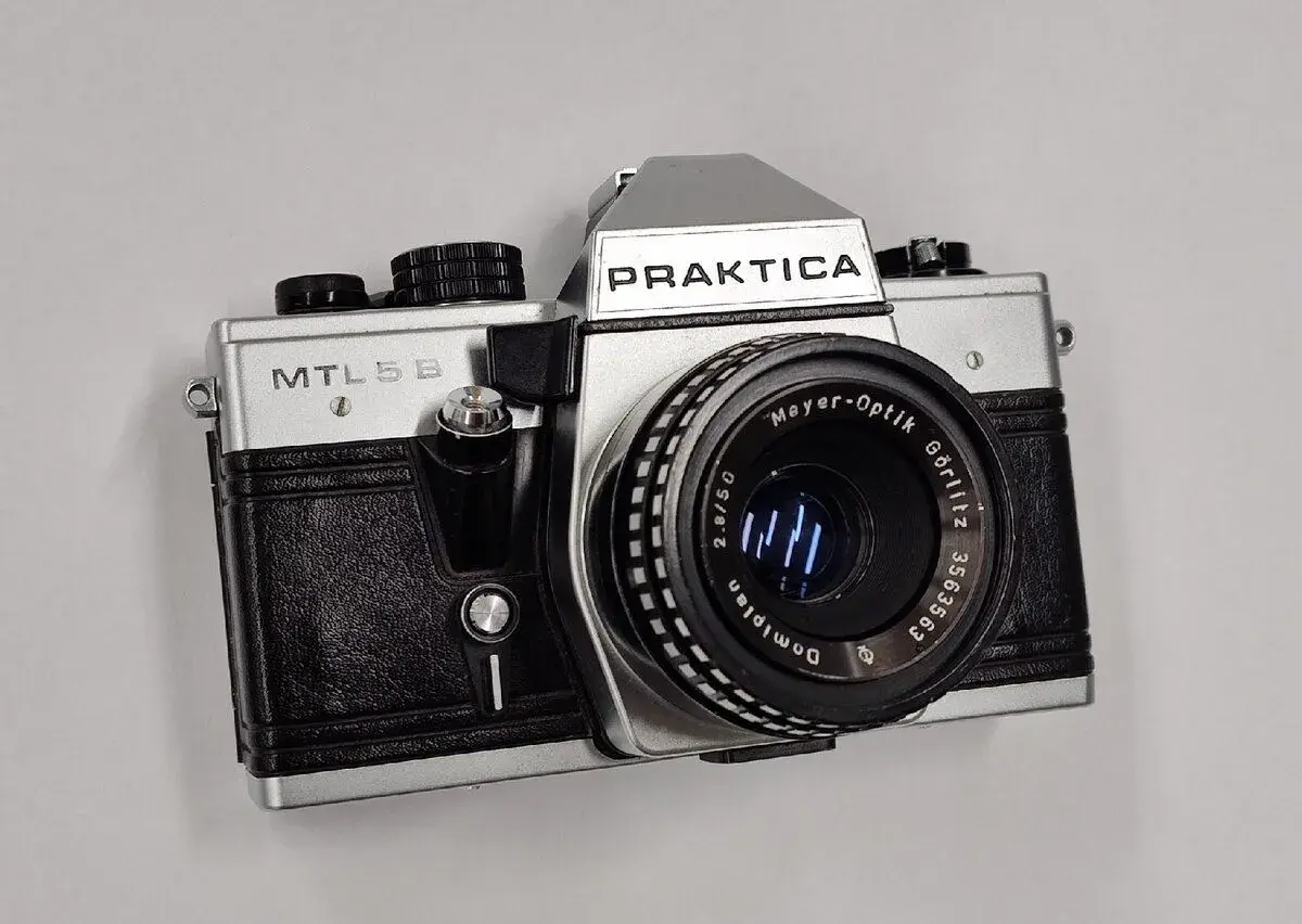 Kinofilmová zrcadlovka Praktica MTL 5 B