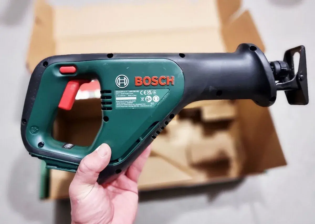 BOSCH AdvancedRecip 18 - aku pila, zánovní, záruka