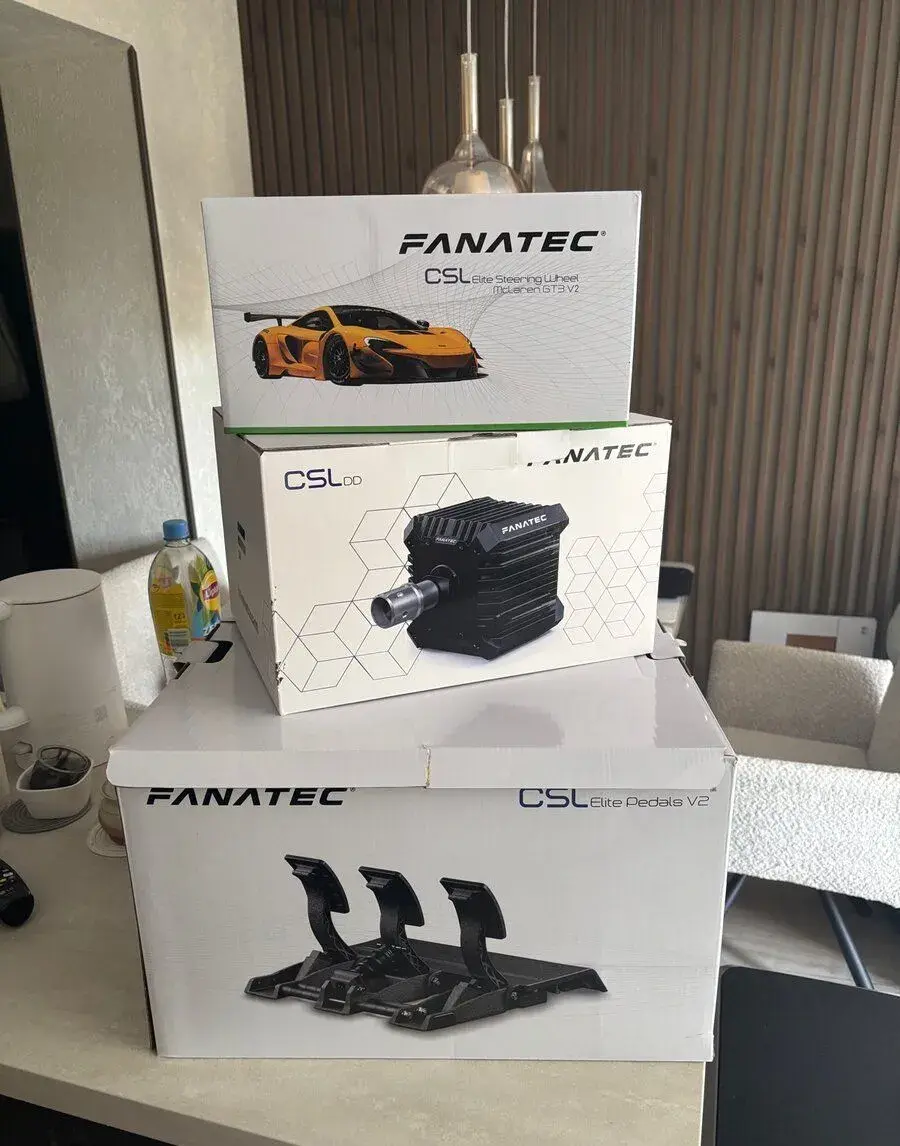 Fanatec CSL DD (8Nm), Mclaren volant a CSL Elite pedály V2