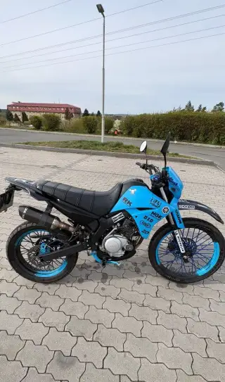 Yamaha XT 125R