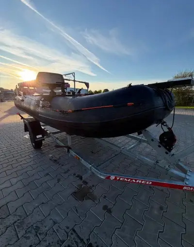 Nafukovací člun Mercury 25 HP