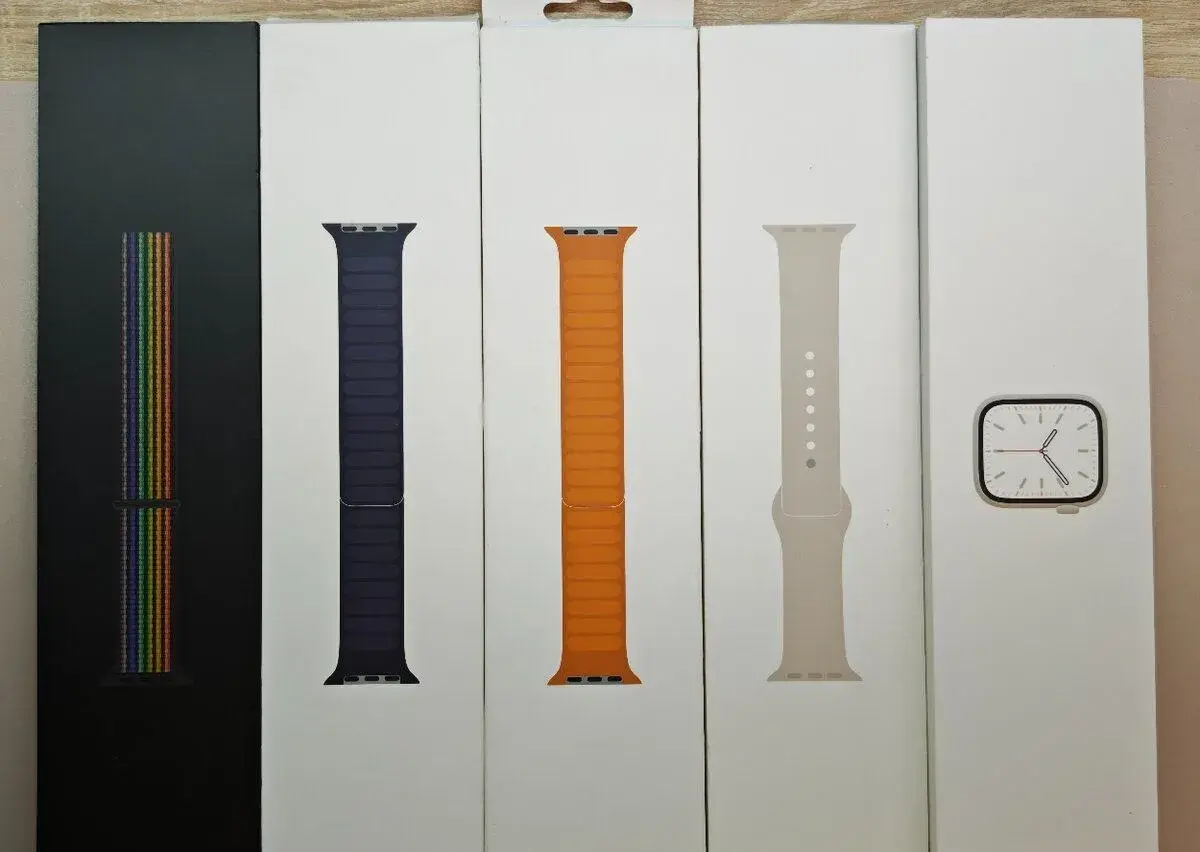 Apple Watch 7 GPS 41mm + originální řemínky