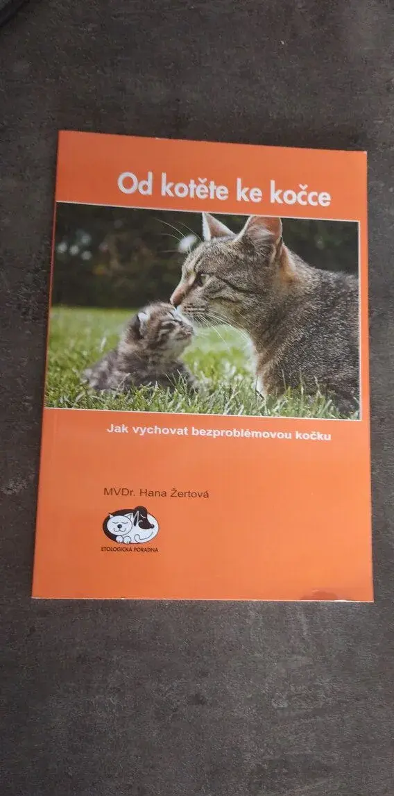 Od kotěte ke kočce Hana Žertová