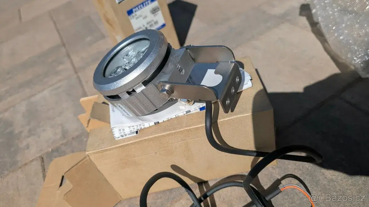 Patlite CLM-24–voděodolné LED pracovní světlo 24 V DC - 2ks