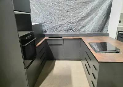 kuchyňská linka včetně spotřebičů