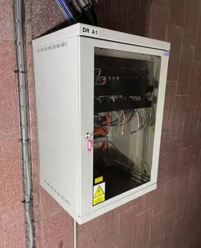 Datový rozvaděč RACK 19" – Hirschmann, optika, patch panely