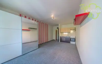 Pronájem bytu 1+kk s lodžií na ul. Okružní v Orlové