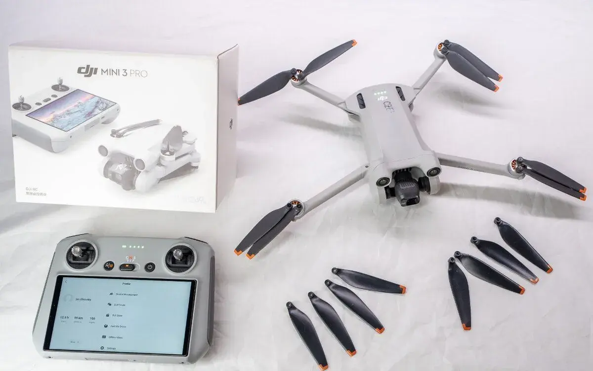 DJI Mini 3 Pro + DJI RC, top stav, kompletní balení