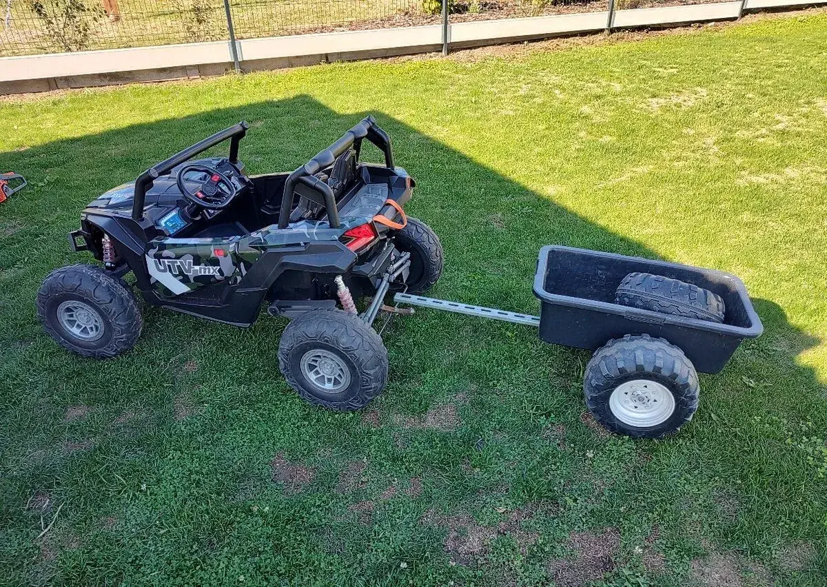 Dětské elektrické autíčko