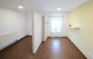 Velké Bílovice _ pronájem kadeřnictví