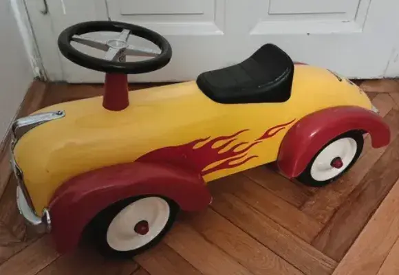 Retro plechové auto