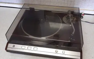 Gramofon DENON DP-70M