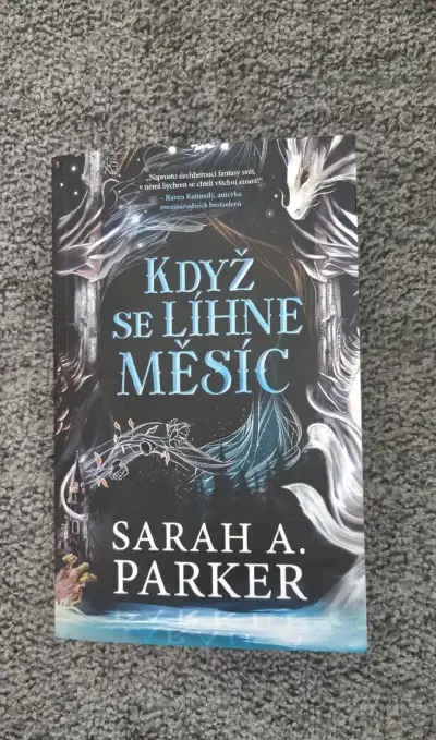 Kniha Když se líhne měsíc