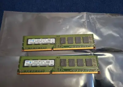 2x Samsung DDR3 8 GB 1333 MHz