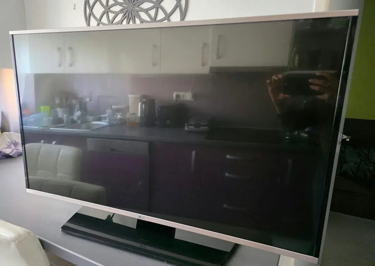 LG 43' televize
