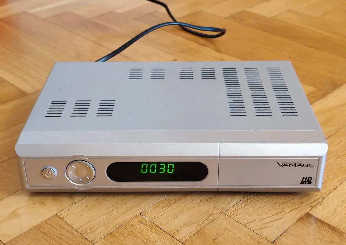 Vantage HD-1100 S - satelitní přijímač