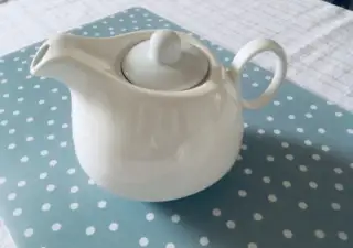 Porcelánová konvička Maser